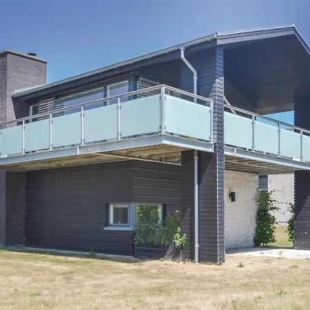 Two-bedroom In Holiday home *